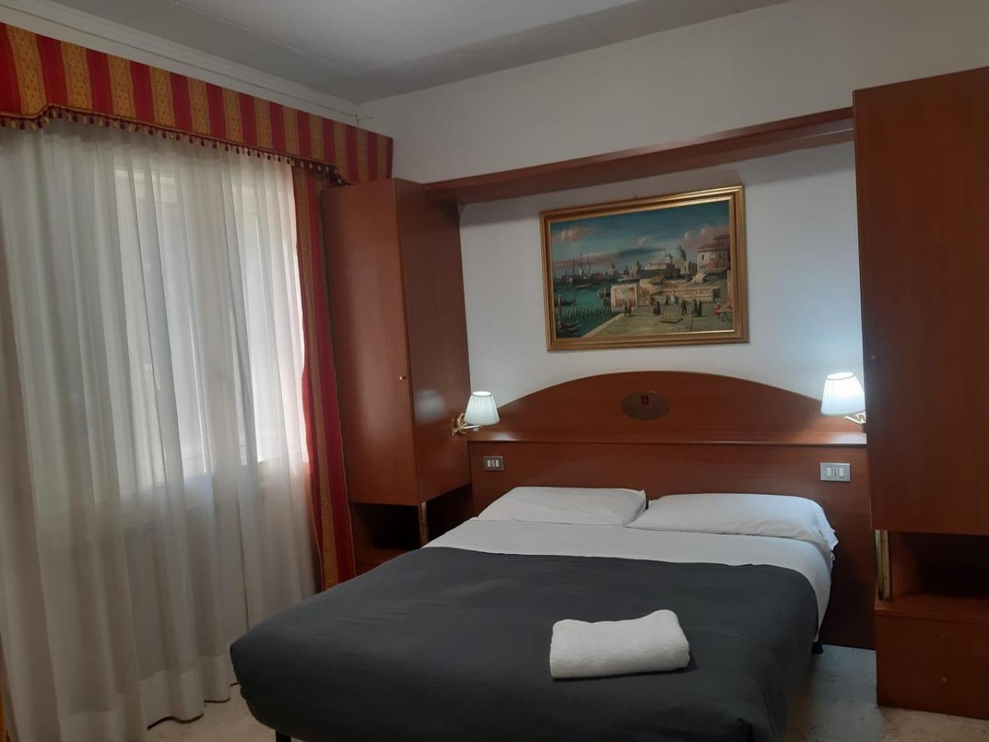 Hotel Tito メストレ エクステリア 写真