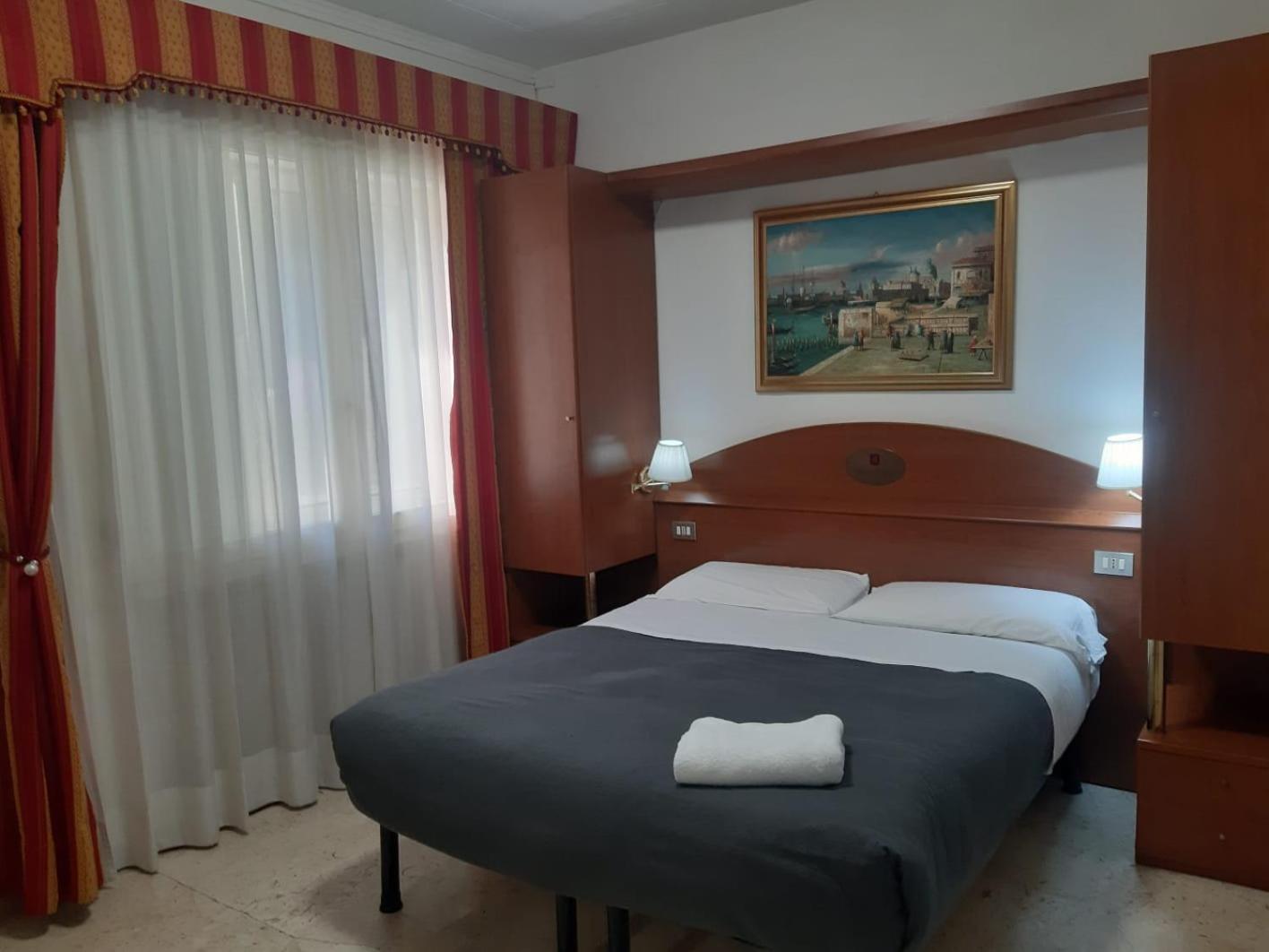 Hotel Tito メストレ エクステリア 写真